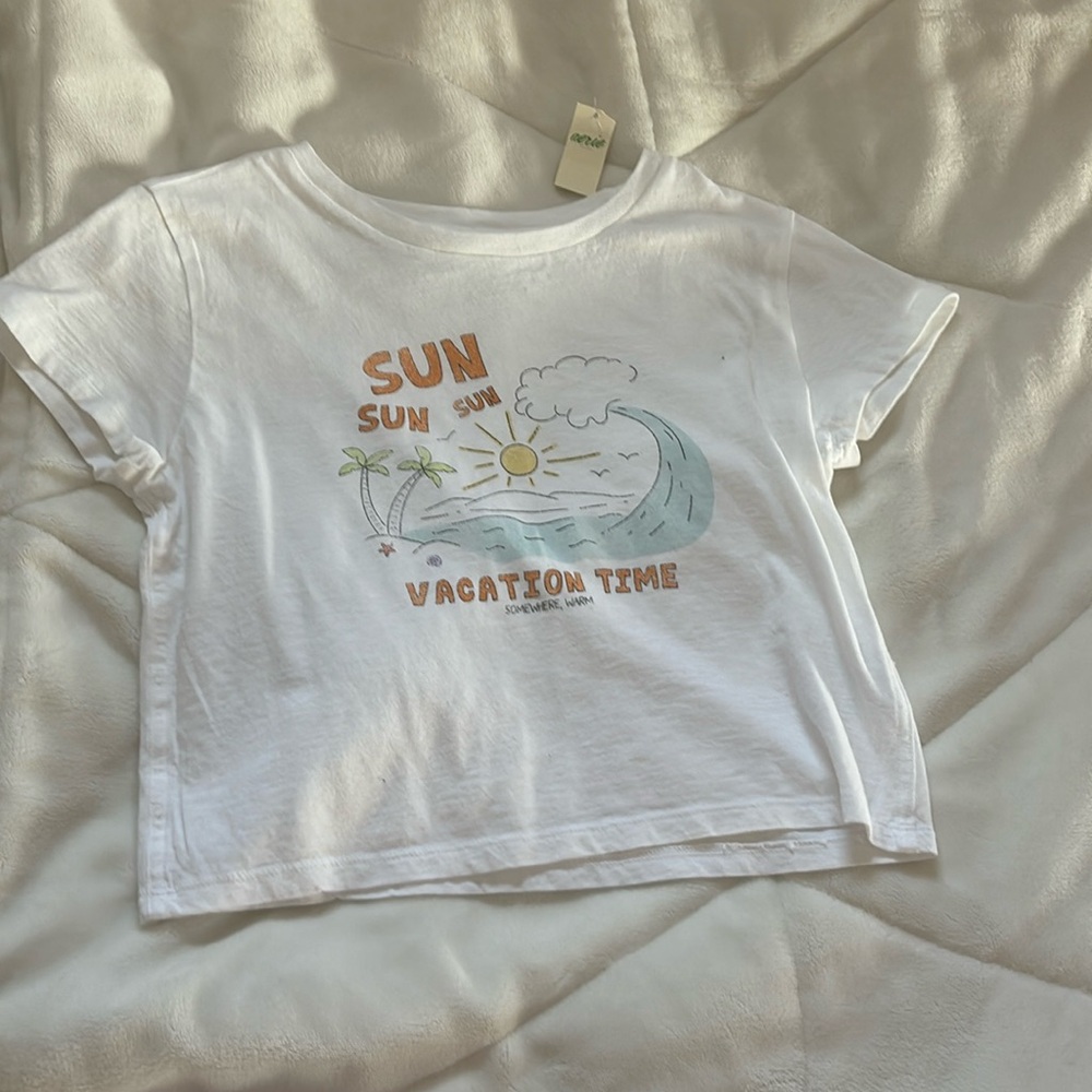 Graphic te in white, from Aerie, Size small.